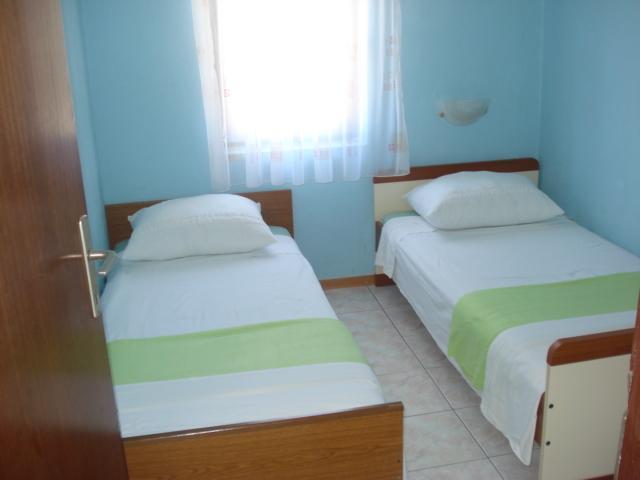 Apartments Zdenka Rogoznica  Rum bild